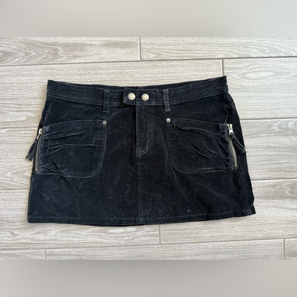 Guess Jeans|Vintage y2k black micro mini skirt in velvet corduroy fabric•••30 - Picture 5 of 10